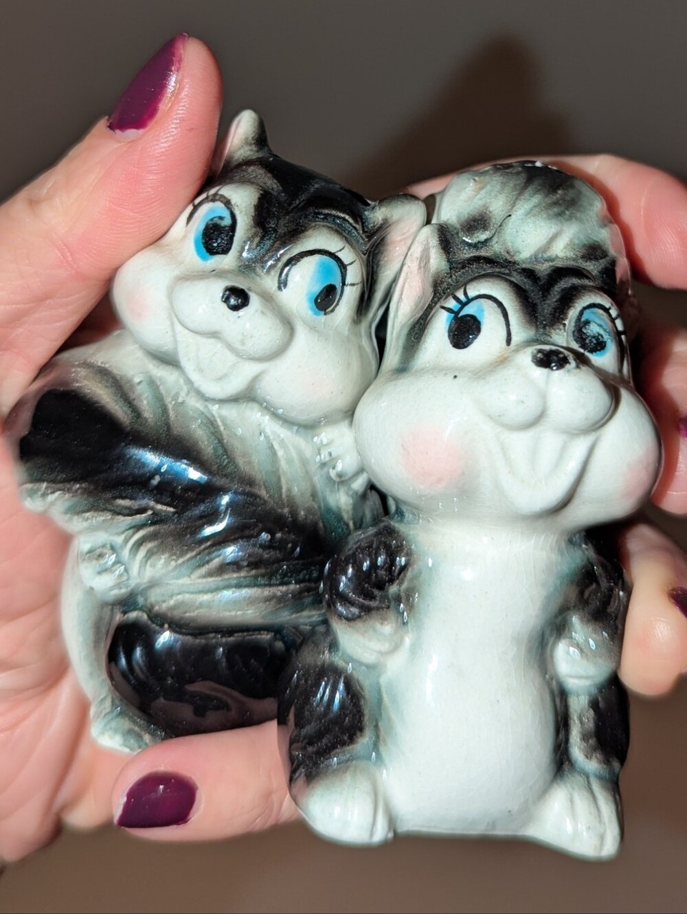 🦨 Porcelain Skunks 💖 Pair of Salt & Pepper Shakers🧂